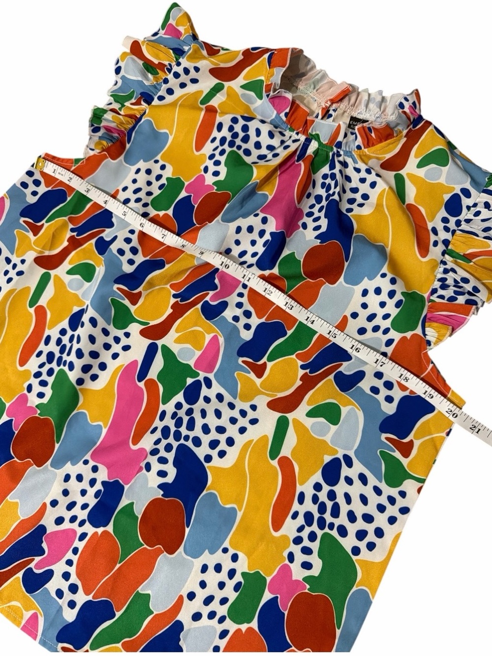 EMERY ROSE Colorful Abstract Print Ruffle Sleeve Top - Picture 4 of 7